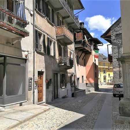 Appartamento Il vicolo By Turistica Domodossola Esterno foto